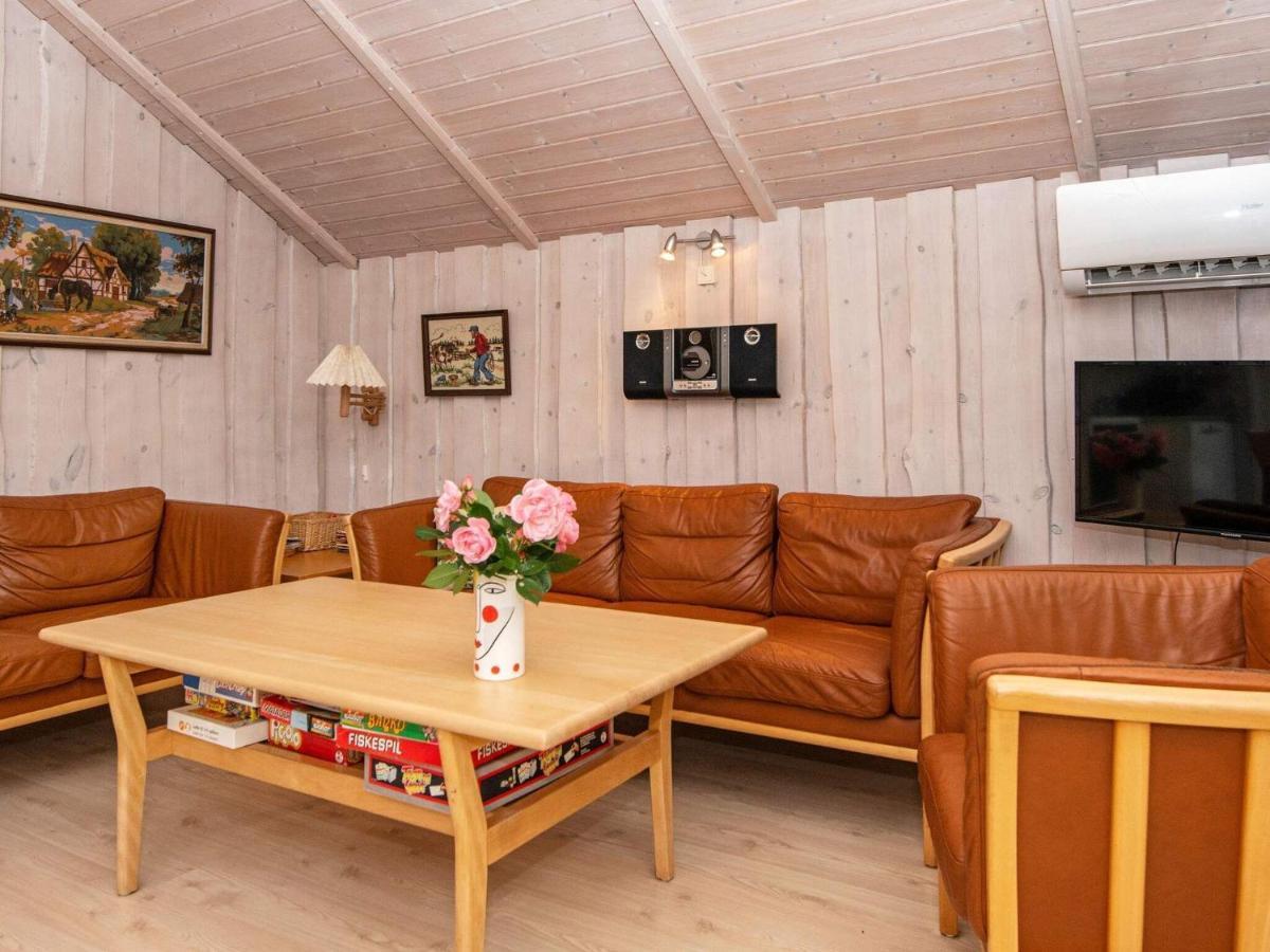 8 Person Holiday Home In Hovborg Extérieur photo